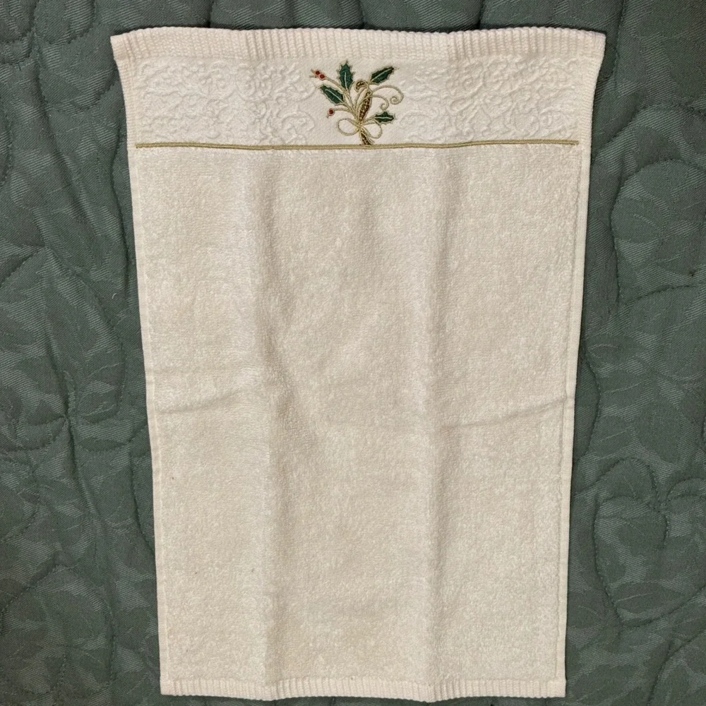 Lenox Christmas Towels 3pc Set Ivory Holly Berry Embroidered Cotton Cream Gold